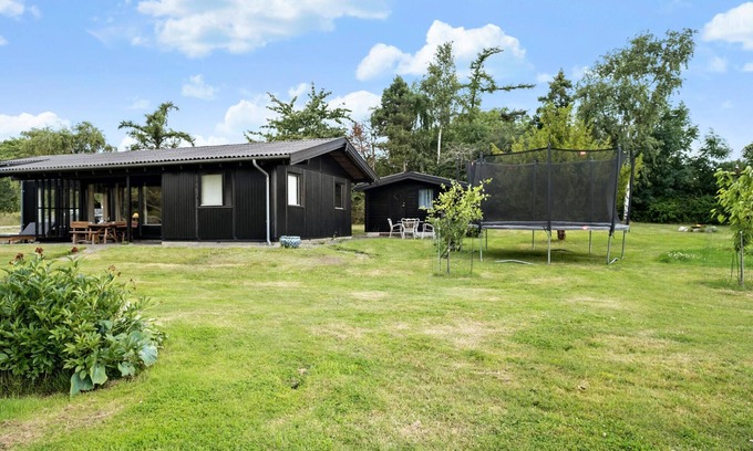 Klint House | Nice home in Nykøbing Sj with kitchen