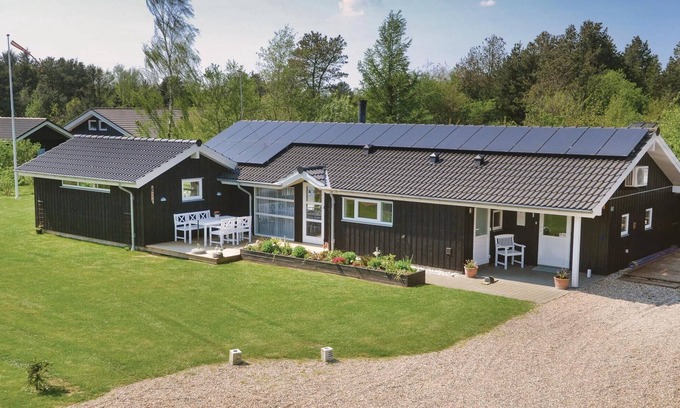 Jegum House | Nice home in Oksbøl with WiFi