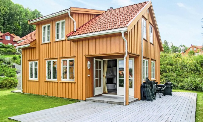 Songe House | Nice home in Risør with kitchen
