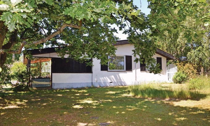 Solrod Strand House | Nice home in Solrød Strand with kitchen