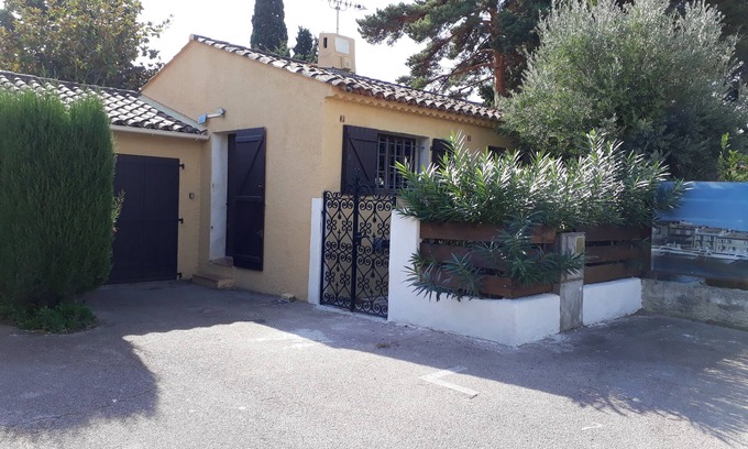 Plage de la Garonnette House | Nice house in the bay of Saint Tropez