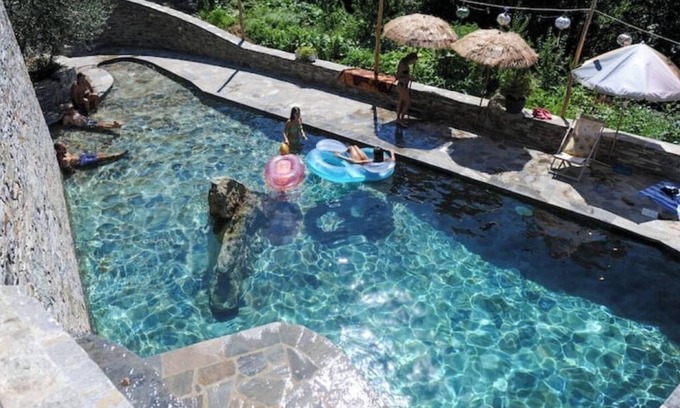 Monte House | Nice house with pool near a village