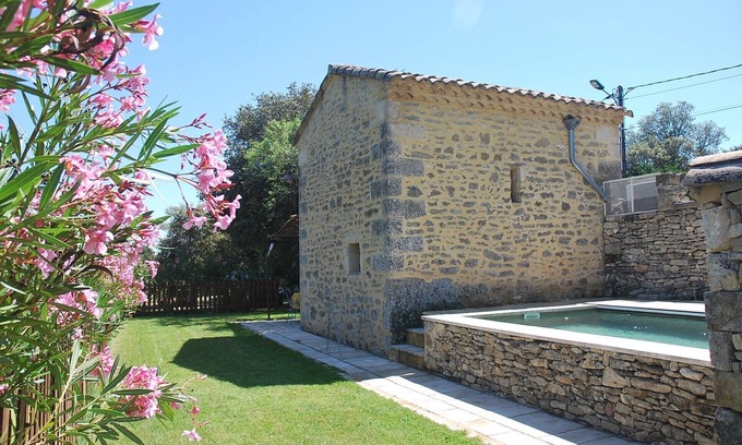 Montaren-et-Saint-Mediers Villa | Nice Provençal stone holiday house with air conditioning & pool in Uzès