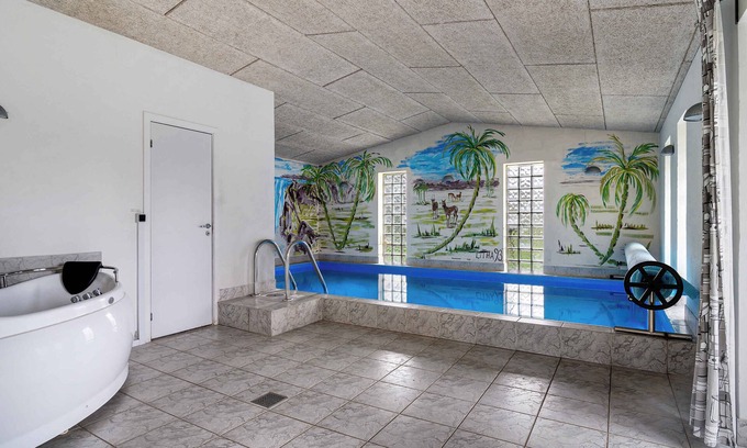 Stege House | Nice pool house on scenic Møn