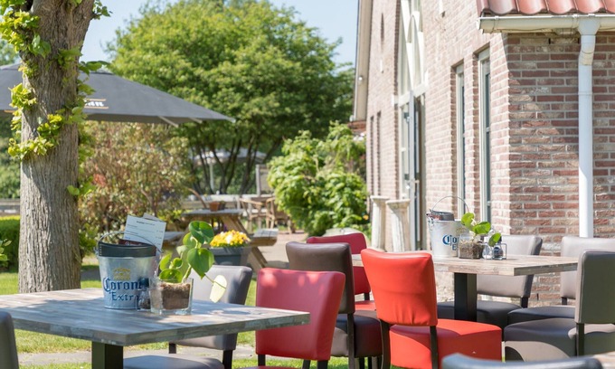 Paasloo House | Nice Thatched Villa With Dishwasher, in a National Park