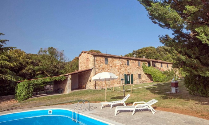 Castellina Marittima Apartment | Nice, typical Tuscan accommodations with A/C, Wi-Fi, in a pretty farmhouse, D4