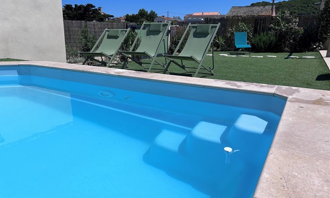 Macinaggio Villa | Nice villa with swimming pool overlooking the island of Capraia and 2 minutes walk from the beach.