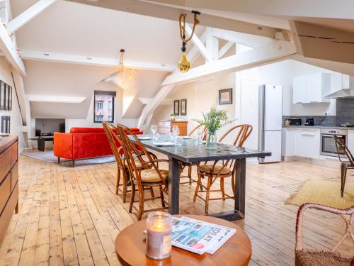 Romans-sur-Isere Apartment | Nid douillet climatisé et lumineux, proche centre