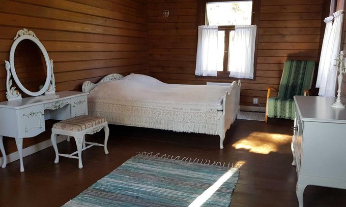 Merikarvia Ski Chalet | Nikolain tupa, vanha hirsitalo