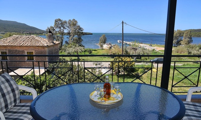 Agios Nikolaos Apartment | Nikolas house beside the sea next to Lefkada