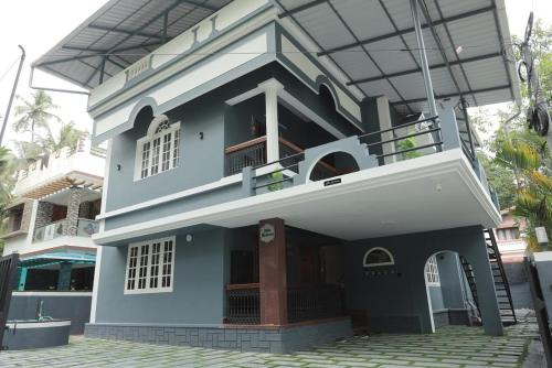 Guruvayur Apartment | Nila Heavens - Spacious 5 BHK Homestay , ideal for families