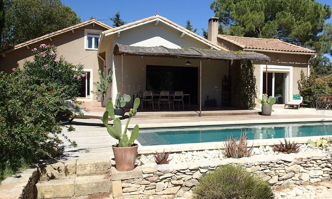 Les 3 Ponts House | Nimes in the heart of the scrubland, large mazet renovated with private pool.