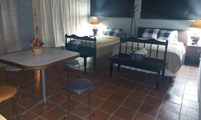 Zona 11 Apartment | Nirvana 2, Habitación doble con todos sus servicios