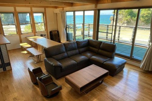 Satsumasendai House | Nishikata Beach House 1 -西方海岸貸別荘 壱号-