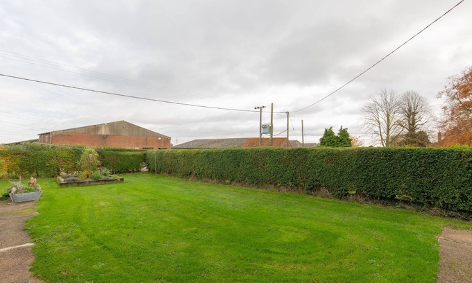 Swaffham Apartment | No 1 , Sparham Hall - sleeps 5 guests in 3 bedrooms