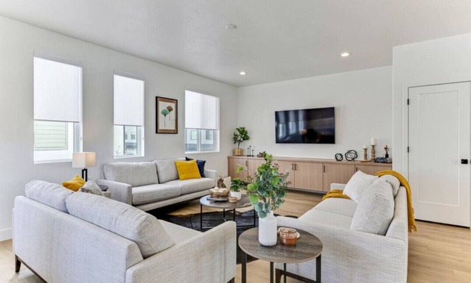 American Fork Apartment | No Chores - Pet Friendly Townhome Near Ski Resorts