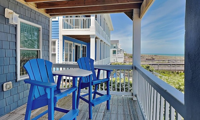 Carolina Beach House | No Worries in Paradise | Private Walkway to Beach!