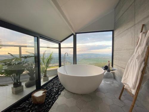 Kerem Ben Zimra Cabin | Nof Lazafon