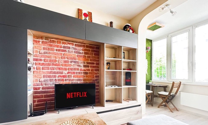 Sofia Apartment | Nomad Friendly | Fast Wi-Fi | Kitchen | AC