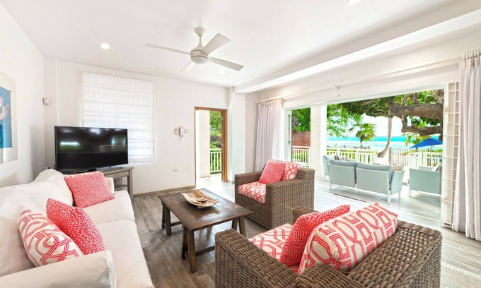 Hastings Apartment | Nook by the Sea on the beach HB