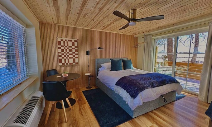Center City House | Nordic Harbor | Room 2 | Tranquil Maple