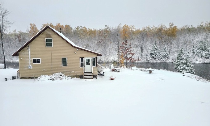 Ontonagon House | North Coast Adventurer's Secluded 1000 acre Oasis