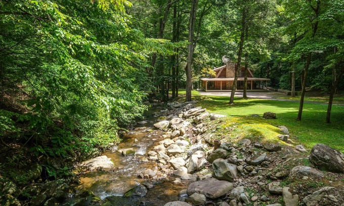 Gatlinburg Cabin | Norton Creek Hideaway