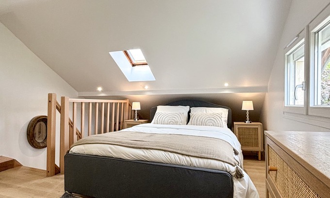 Antony Apartment | Nouveau Duplex a 1 Minute du RER B