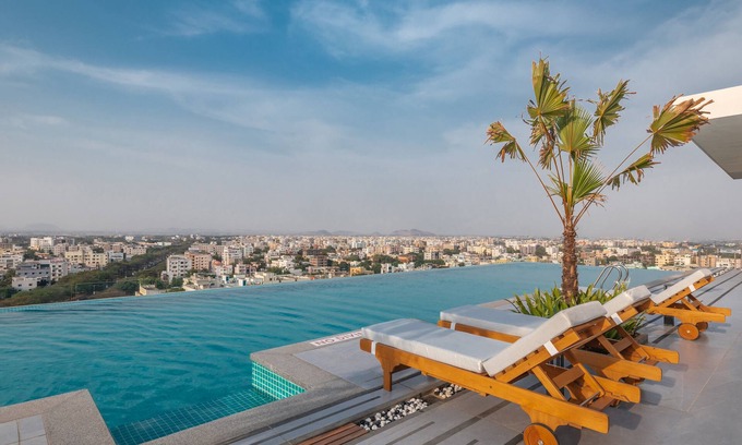 Vijayawada Hotel | Novotel Vijayawada Varun Hotel