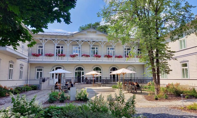Otwock Bed & Breakfast | Nowy Gurewicz