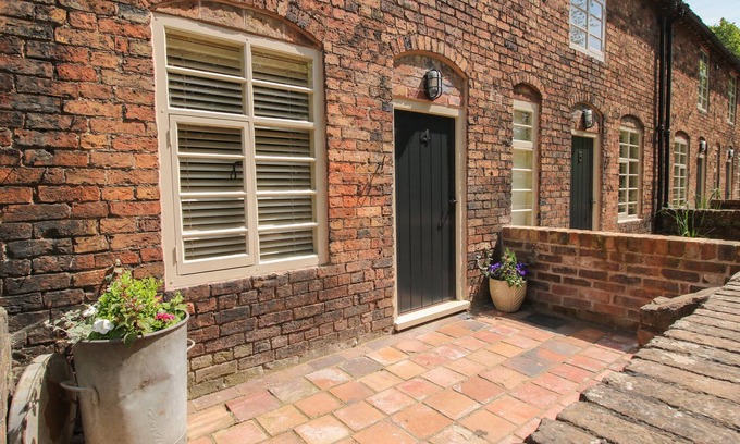 Coalbrookdale House | NUMBER 4, pet friendly, character holiday cottage in Ironbridge