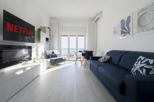 Anzio Apartment | Nuovo Appartamento sulla spiaggia con larga terrazza di 70 mq e posto auto privato
