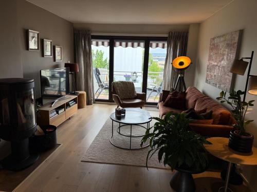 Lillestrom Apartment | Nyrenovert toppleilighet midt i Lillestrøm sentrum, nær kollektivterminal