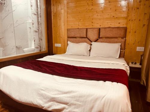 Shimla Hotel | Oak View - A Pine Tree Resort