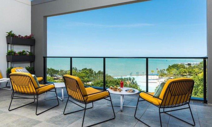 Cairns Central Business District Hotel | Oaks Cairns Hotel