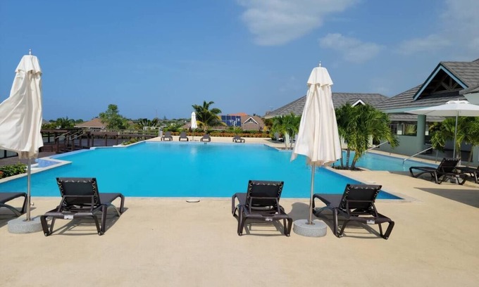 St. Ann's Bay Apartment | Oasis at The Palms
