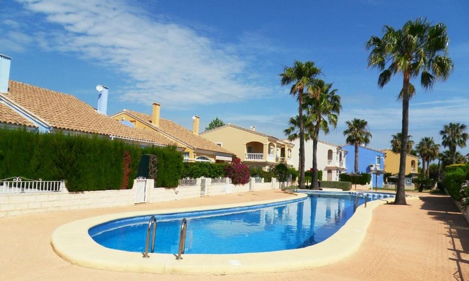 Vergel House | Oasis Park Maria