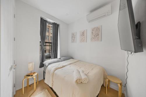 Central Park South Apartment | Oasis Room at a Shared Apartment by Times Square