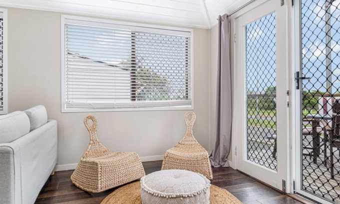 Meikleville Hill Apartment | Oasis Two On Farnborough