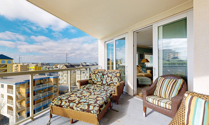 Midtown Ocean City Condo | Ocean & Bay View Condo with Balcony, Central AC, WiFi & Community Pool/Gym