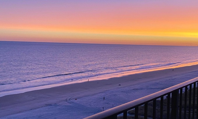 Ocean Drive Condo | OCEAN BLISS! Beautiful oceanfront condo with large balcony