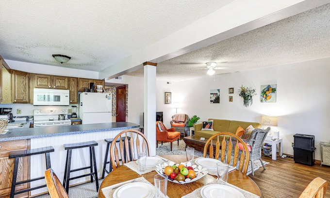 Caine Woods Condo | Ocean City Condo w/Pool Access: Walk to Beach!