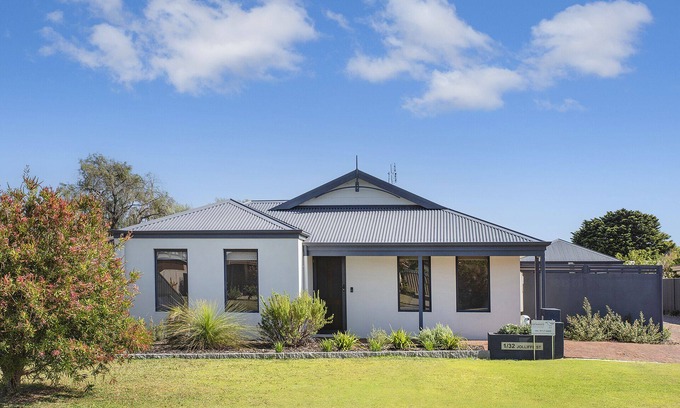 West Busselton House | OCEAN DAZE - Unwind Close to the Beach & Jetty