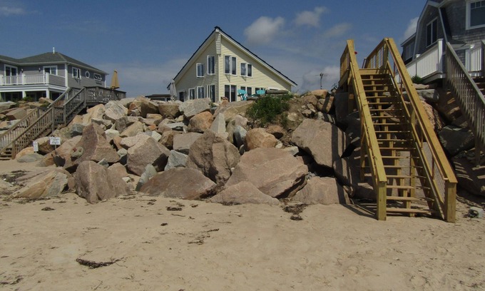 Misquamicut Cottage | Ocean Front Cottage With Private Beach On Watch Hill End of Westerly