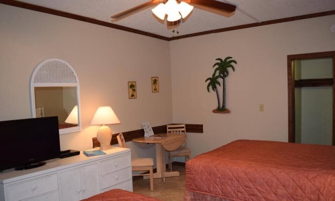 Cocoa Beach Resort | Ocean Landings Resort: Pools, Spa, Beach, free WIFI and a lot more