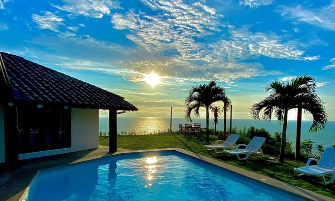 Tonsupa House | Ocean Paradise! The best house in South America