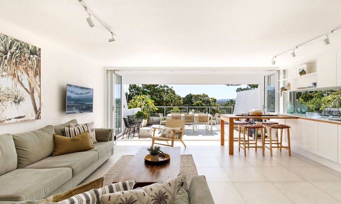 Noosa Heads Apartment | Ocean & River Views, Sunsets, Stroll to Hastings St