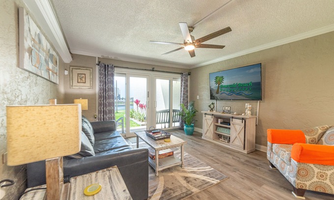 Panama City Beach Condo | Ocean Seven Sugar Beach E7-Free Beach Chairs-Ground Floor-1Bd/1Ba/Sleeps 4-Walk to Beach