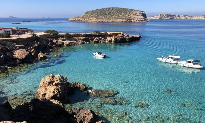 Cala Comte Apartment | Ocean view, facing the sea, 5 minutes from Cala Conta