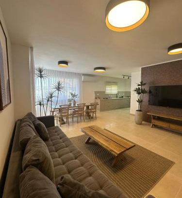Nahariya Apartment | Ocean view - מול הים